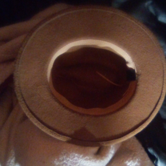 Hat - Picture 2 of 4